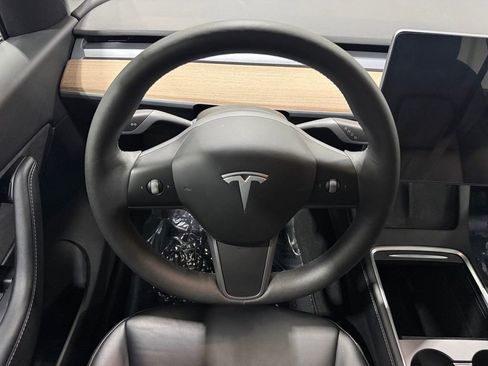 Used 2022 Tesla Model Y Performance image 25