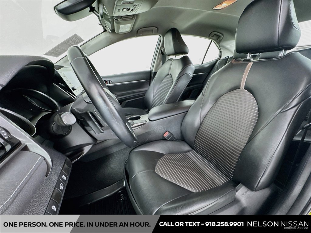 Used 2021 Toyota Camry SE FWD image 19