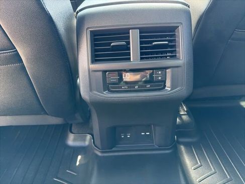 Used 2023 Volkswagen Atlas SEL AWD/4WD image 23