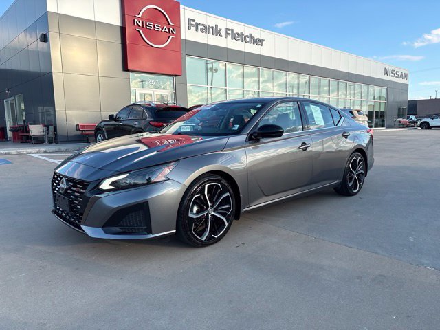 Used 2024 Nissan Altima 2.5 SR w/ SR Premium Package FWD image 1