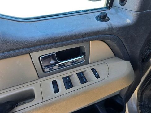Used 2011 Ford F150 XLT w/ XLT Chrome Pkg image 15