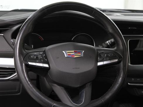 Certified 2023 Cadillac XT4 Premium Luxury image 7