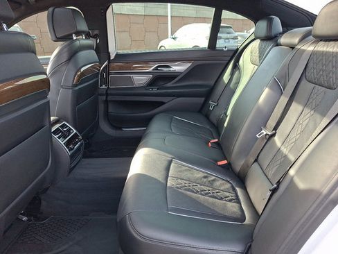 Used 2019 BMW 750i xDrive w/ Executive Package image 10