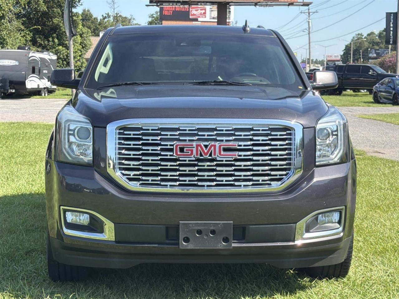 Used 2018 GMC Yukon Denali w/ Open Road Package RWD image 3