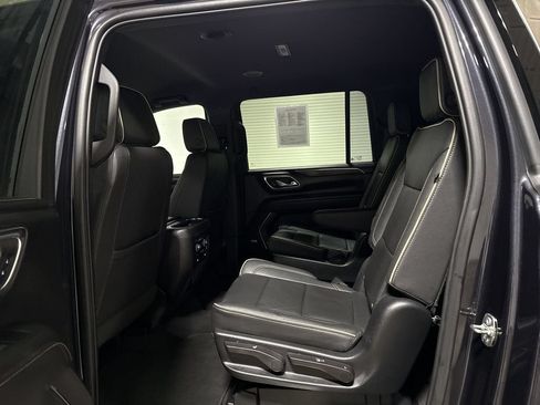 Used 2023 Chevrolet Suburban Premier AWD/4WD image 23