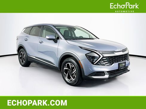 Used 2025 Kia Sportage LX image 1
