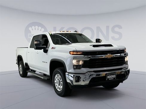 Used 2024 Chevrolet Silverado 2500 LT image 18