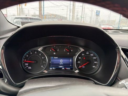 Used 2023 Chevrolet Equinox RS image 36