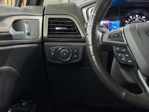 Used 2013 Ford Fusion SE FWD image 12