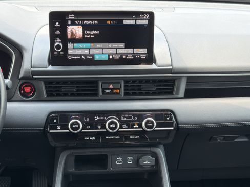 Used 2025 Honda Pilot Touring image 10