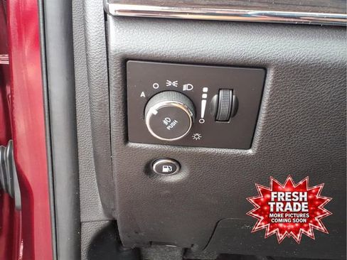 Used 2018 Jeep Grand Cherokee Overland AWD/4WD image 17