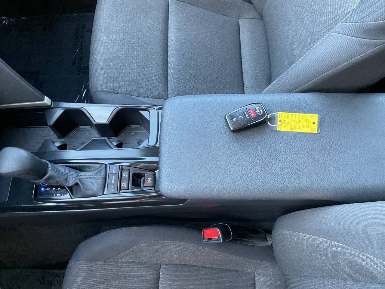 Used 2025 Toyota Camry LE FWD image 31