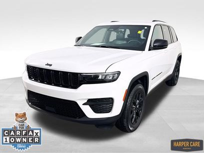 Used 2025 Jeep Grand Cherokee Altitude