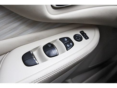 Used 2018 Nissan Murano SL FWD image 22