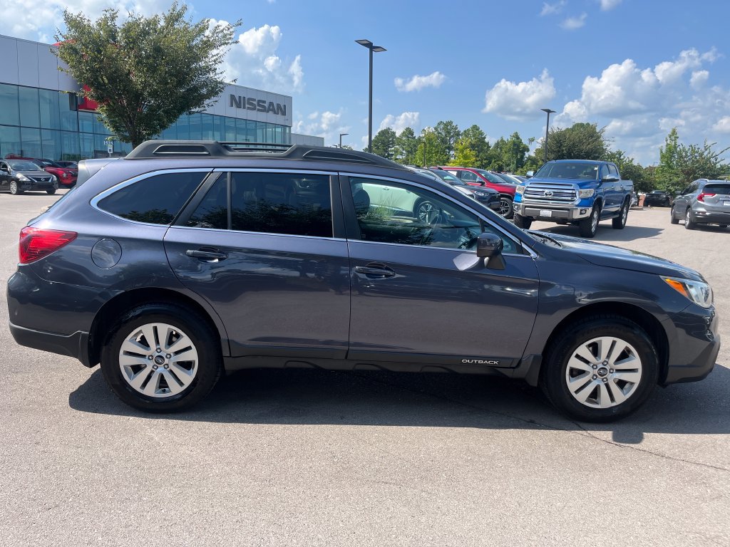 Used 2015 Subaru Outback 2.5i Premium AWD/4WD image 8