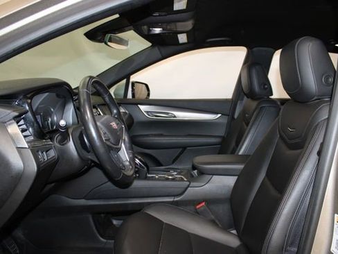 Certified 2023 Cadillac XT5 Luxury AWD/4WD image 8