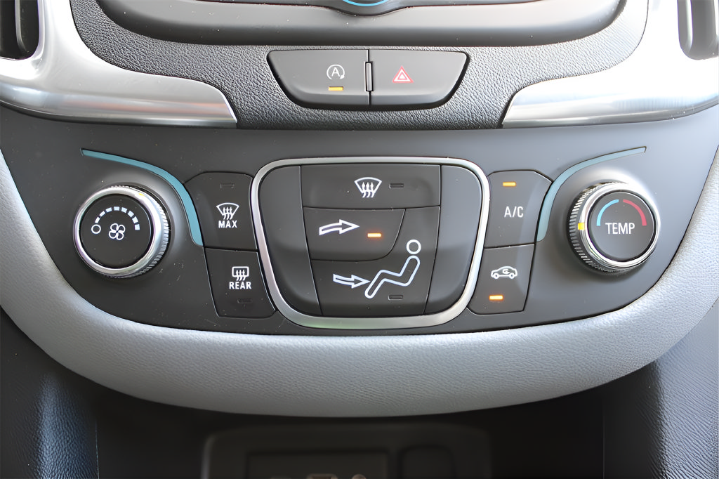 Used 2024 Chevrolet Equinox LS FWD image 23