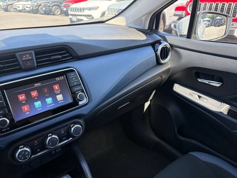 Used 2025 Nissan Versa SV FWD image 28