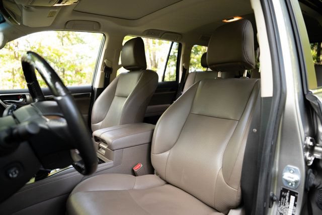 Used 2020 Lexus GX 460 Luxury w/ Luxury Sport Package AWD/4WD image 18