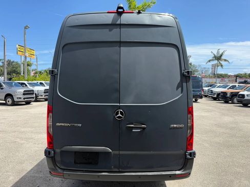 Used 2019 Mercedes-Benz Sprinter 170 image 4