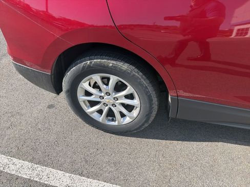 Used 2018 Chevrolet Equinox LT w/ Sun & Infotainment Package image 3