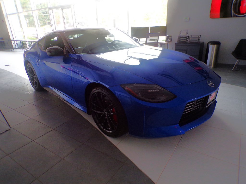 Used 2024 Nissan Z Performance w/ Floor Mat Package RWD image 1