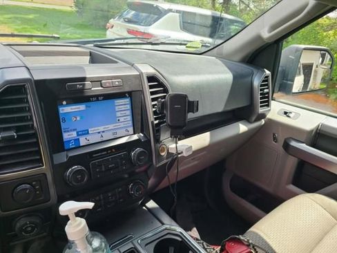 Used 2019 Ford F150 XLT w/ Equipment Group 302A Luxury AWD/4WD image 11