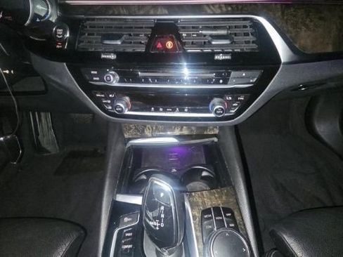 Used 2017 BMW 540i w/ Premium Package image 7