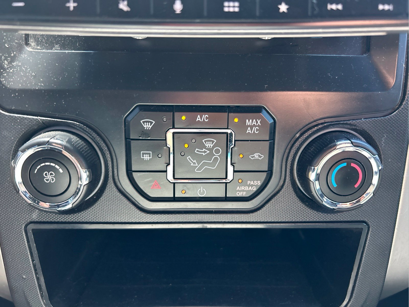 Used 2014 Ford F150 XLT w/ Equipment Group 302A Luxury AWD/4WD image 31