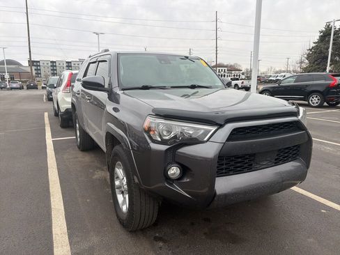 Used 2020 Toyota 4Runner SR5 Premium image 4