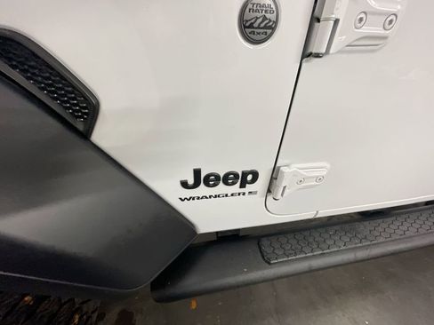 Used 2024 Jeep Wrangler Sport S image 28