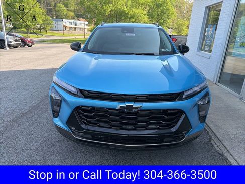 New 2026 Chevrolet Trax ACTIV w/ Sunroof Package FWD image 2
