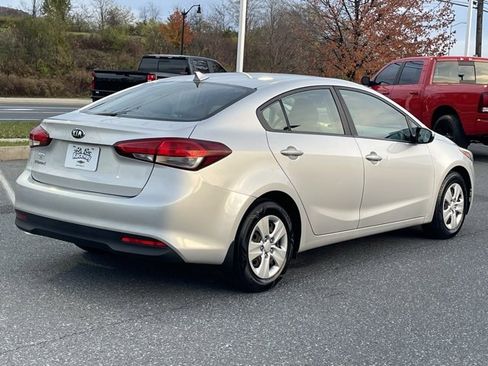Used 2017 Kia Forte LX image 9