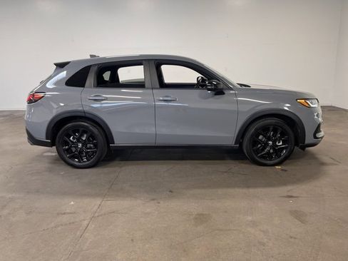 Used 2025 Honda HR-V Sport image 2
