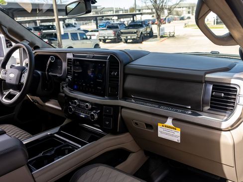 Used 2026 Ford F450 Platinum w/ Platinum Plus Package image 18