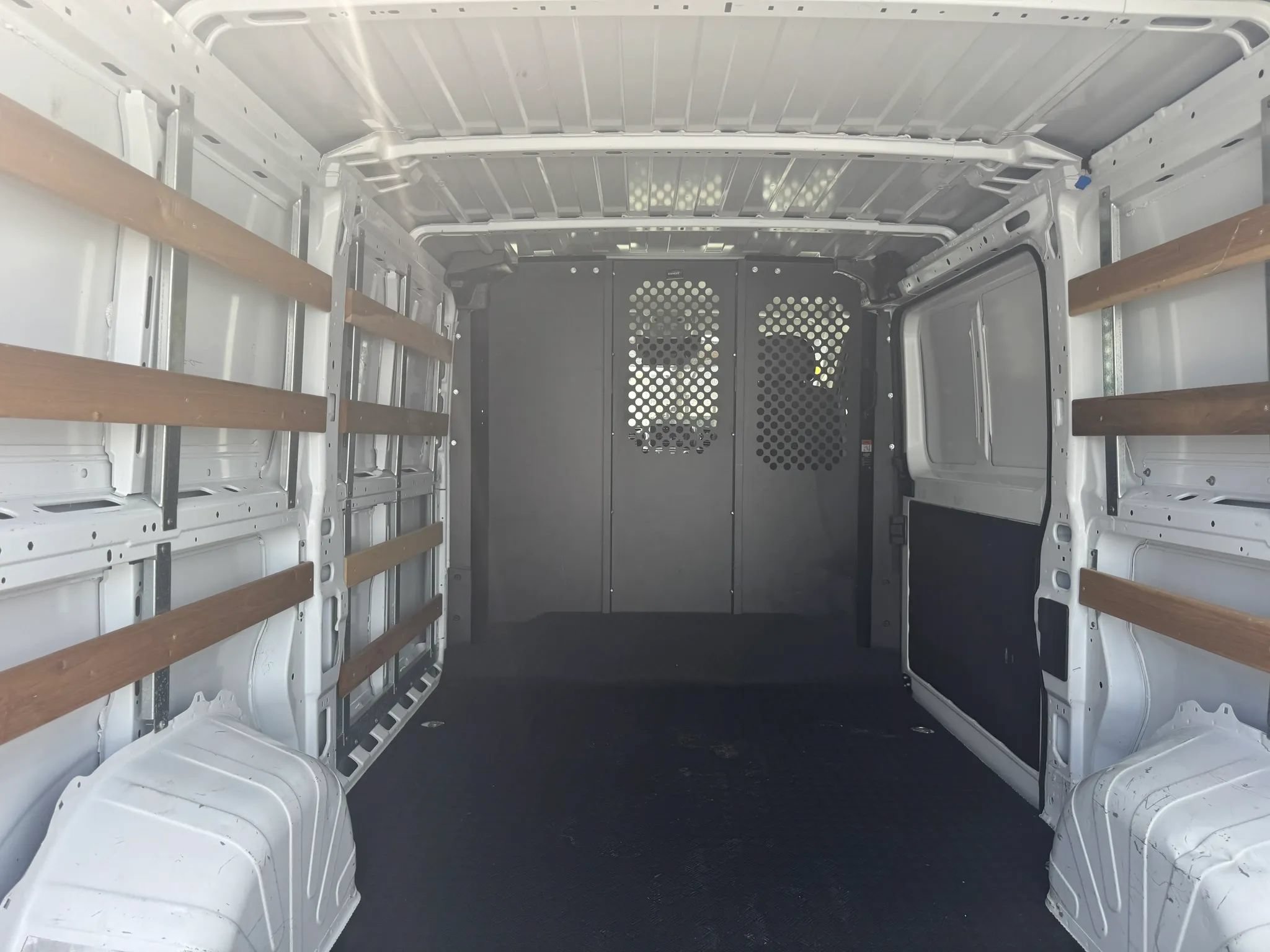 Used 2025 RAM ProMaster 2500 w/ U-Haul Equipment Group FWD image 11