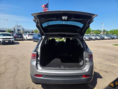 Used 2020 Jeep Compass Latitude FWD image 7