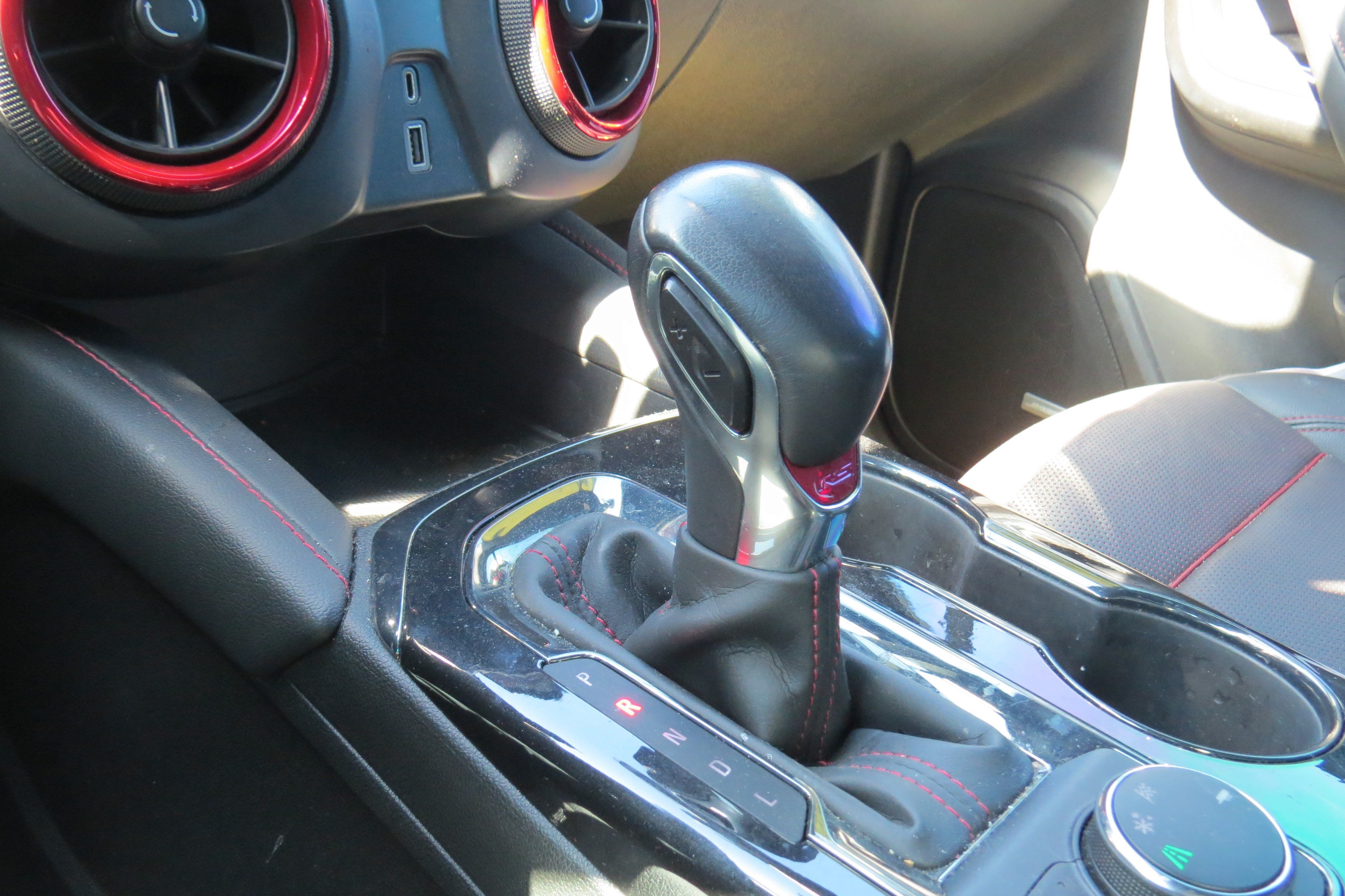 Used 2022 Chevrolet Blazer RS w/ Enhanced Convenience Package FWD image 26