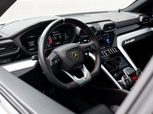 Used 2019 Lamborghini Urus image 29