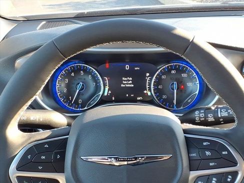 New 2026 Chrysler Pacifica Select image 12