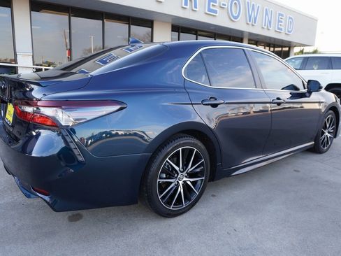 Used 2021 Toyota Camry SE w/ Audio Upgrade Package image 6