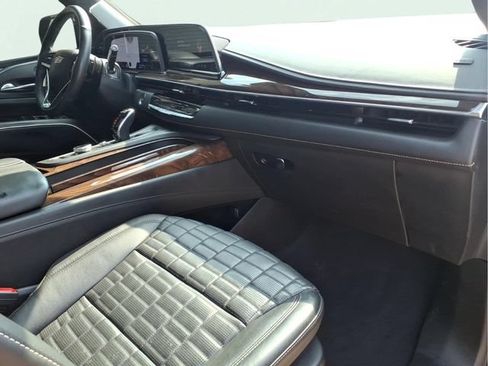 Used 2021 Cadillac Escalade ESV Sport Platinum w/ LPO, Floor Liner Package AWD/4WD image 25