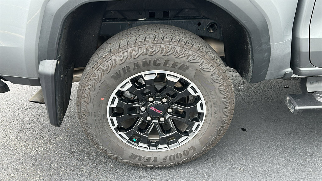 Used 2026 GMC Canyon AT4 w/ Technology Plus Package AWD/4WD image 11