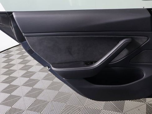 Used 2018 Tesla Model 3 Mid Range image 13