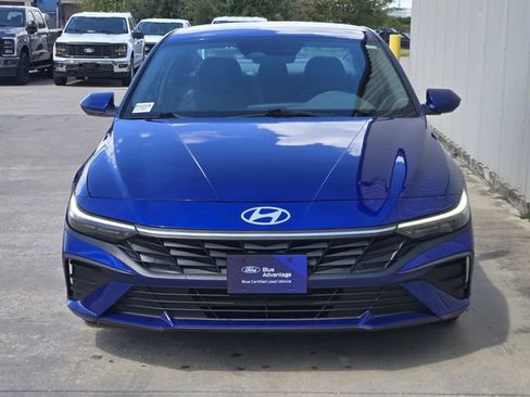 Used 2024 Hyundai Elantra SEL FWD image 2