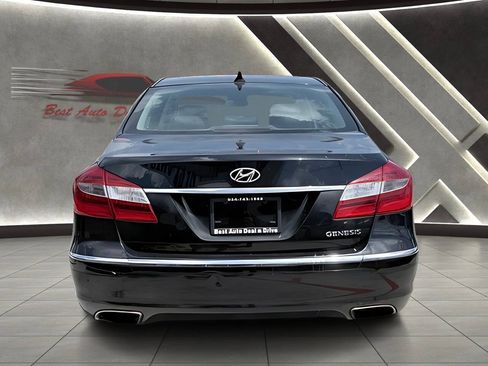 Used 2012 Hyundai Genesis 3.8 RWD image 15