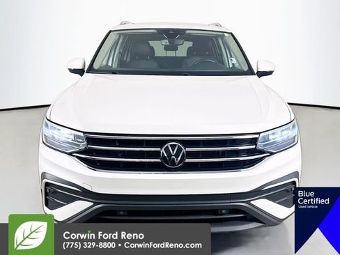 Used 2023 Volkswagen Tiguan SE w/ Panoramic Sunroof Package AWD/4WD image 2