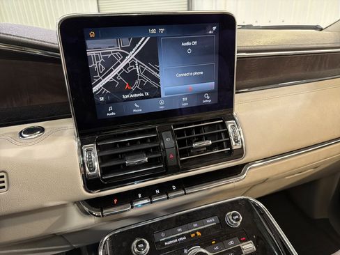 Used 2020 Lincoln Navigator Reserve w/ Luxury Package image 19