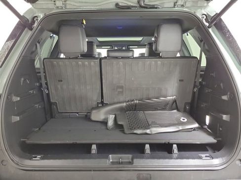 Used 2025 Toyota Sequoia Platinum AWD/4WD image 10
