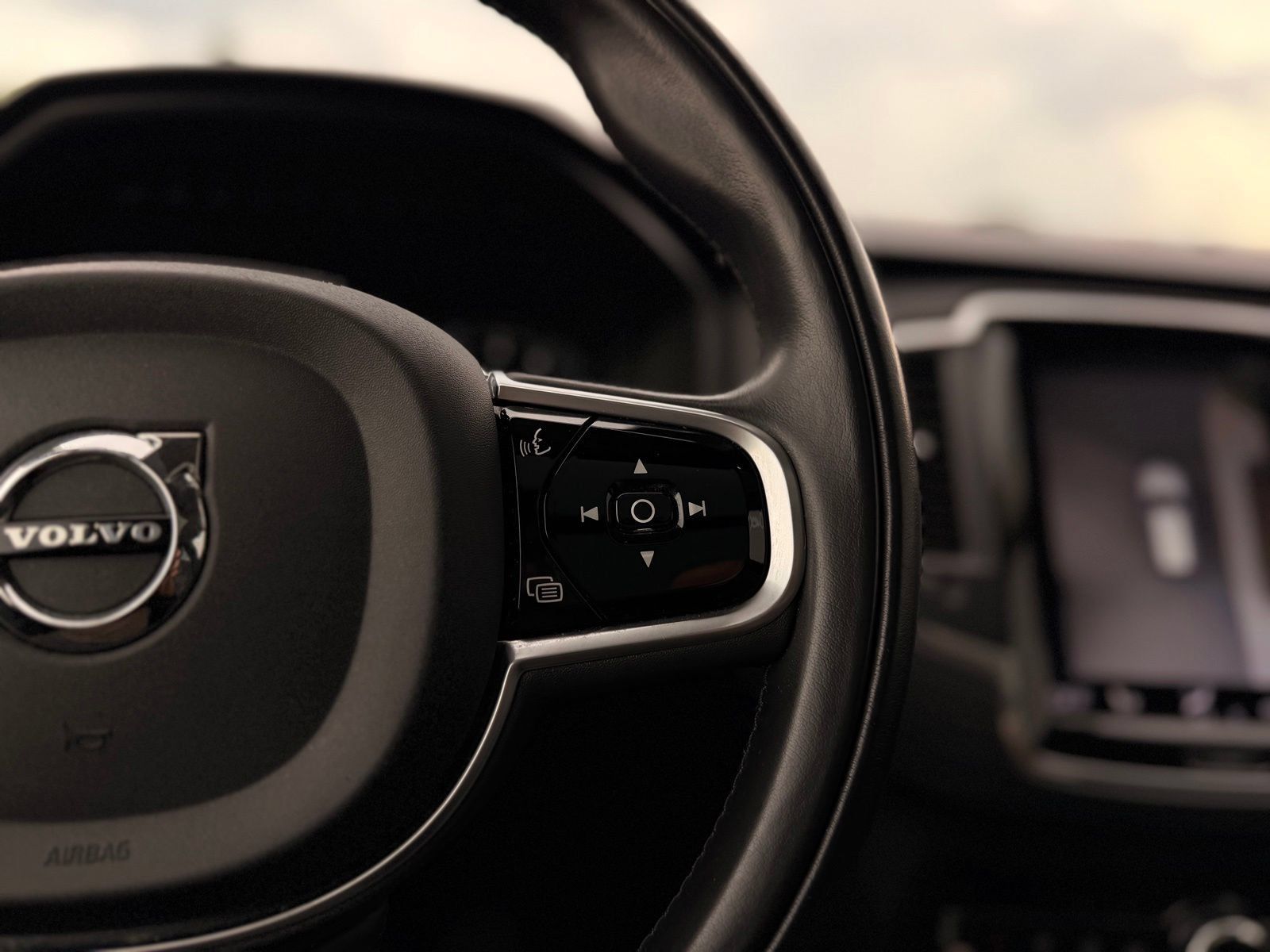 Used 2019 Volvo XC90 T6 Momentum w/ Advanced Package AWD/4WD image 30